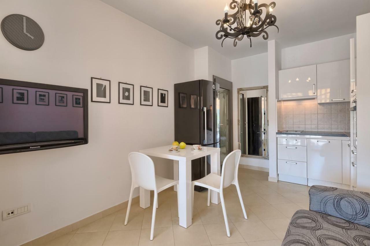 Apartment Robert Novalja Eksteriør billede